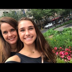 Meet your Posher, Kelly